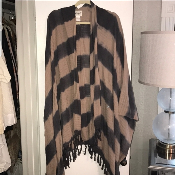 Free People Cape - Picture 1 of 2